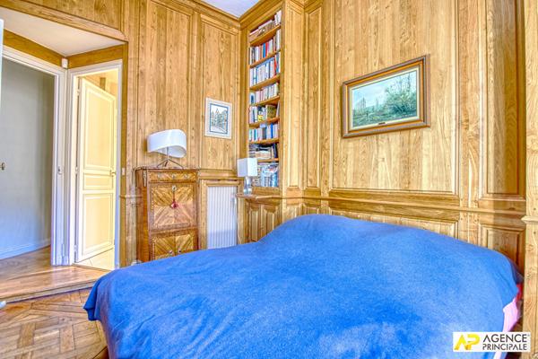 Versailles Saint-Louis Appartement 6 pièces 144.03 m² carrez situé au 2ème étage avec chambre de service, cave et parking en option €1 190 000 ** - Référence 25769