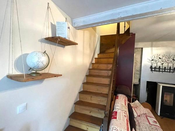 Jolie maison de village avec terrasse et jardin d'environ 196 m²- Chaley 01230