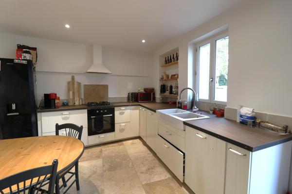 Pertuis centre ville, maison de 62m² avec terrasse