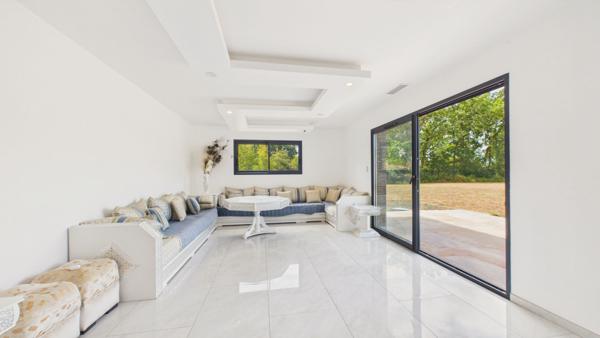 DOMAINE D'EXCEPTION de 300 m² habitables sur 3 hectares niché au calme et sans vis à vis. Montauban