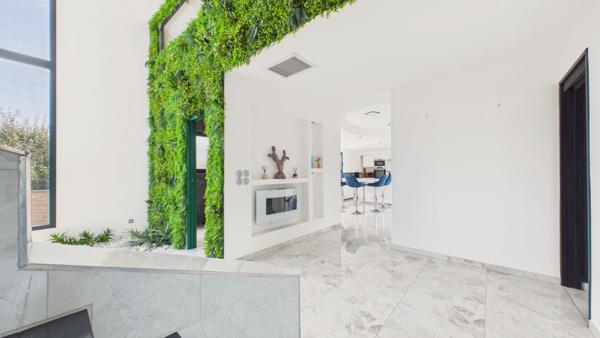 DOMAINE D'EXCEPTION de 300 m² habitables sur 3 hectares niché au calme et sans vis à vis. Montauban