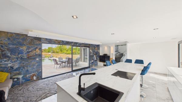 DOMAINE D'EXCEPTION de 300 m² habitables sur 3 hectares niché au calme et sans vis à vis. Montauban