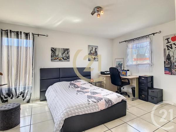 Maison à vendre  5 pièces - 185 m 2   PERPIGNAN  - 66