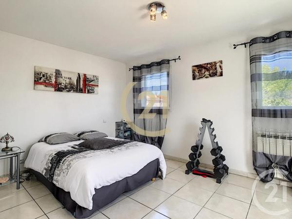 Maison à vendre  5 pièces - 185 m 2   PERPIGNAN  - 66