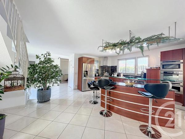 Maison à vendre  5 pièces - 185 m 2   PERPIGNAN  - 66