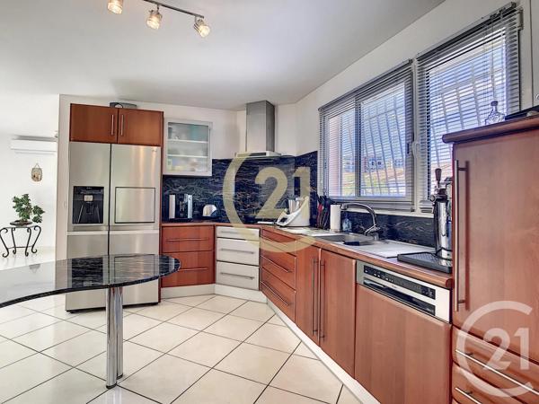Maison à vendre  5 pièces - 185 m 2   PERPIGNAN  - 66