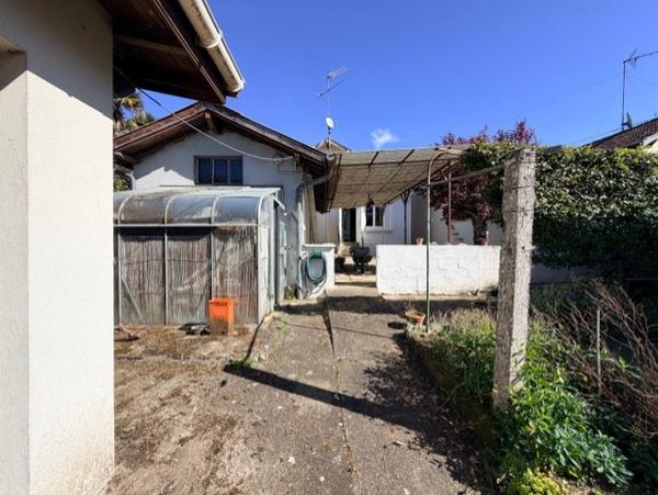 Maison de ville avec jardin – Emplacement idéal à 3 minutes du centre-ville Détails des diagnostics énergétiques