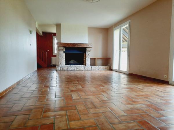 Vente Maison127 m² - 6 Pièces - AGON COUTAINVILLE (50230)