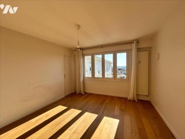 SECTEUR PASTEUR APPARTEMENT 5 PIECES DERNIER ETAGE