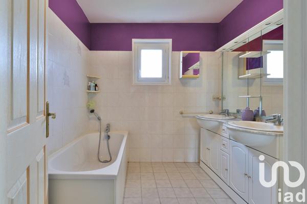 Maison à vendre 7 pièces 145 m² Grézieu-la-Varenne