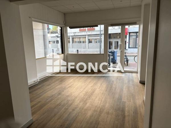 Location Local commercial 2 pièces 69 m² - 30 AVENUE JEAN RIEUX Toulouse 31500