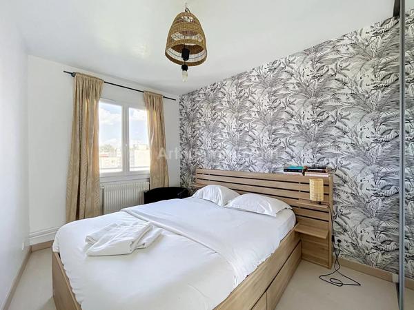 Vente                                                      Appartement
                        
                     2 pièces                      44 m2                     à Royat