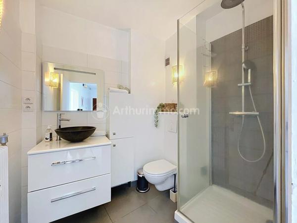 Vente                                                      Appartement
                        
                     2 pièces                      44 m2                     à Royat