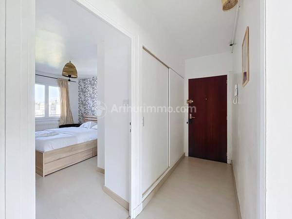 Vente                                                      Appartement
                        
                     2 pièces                      44 m2                     à Royat