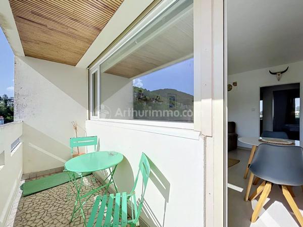 Vente                                                      Appartement
                        
                     2 pièces                      44 m2                     à Royat