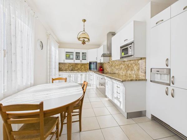 Saint-Pierre-du-Perray (91280) Charmante maison familiale – 5 chambres – Sous-sol total avec garage