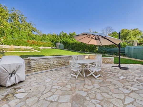 Saint-Pierre-du-Perray (91280) Charmante maison familiale – 5 chambres – Sous-sol total avec garage