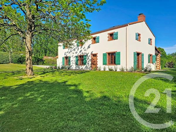 Maison à vendre  10 pièces - 205 m 2   MONTREVAULT SUR EVRE  - 49