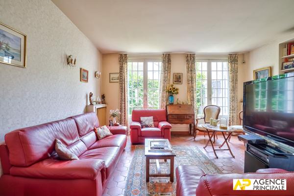 Maison - centre ville et parc - beaux volumes - 5 chambres €1 280 000 ** - Référence 4471