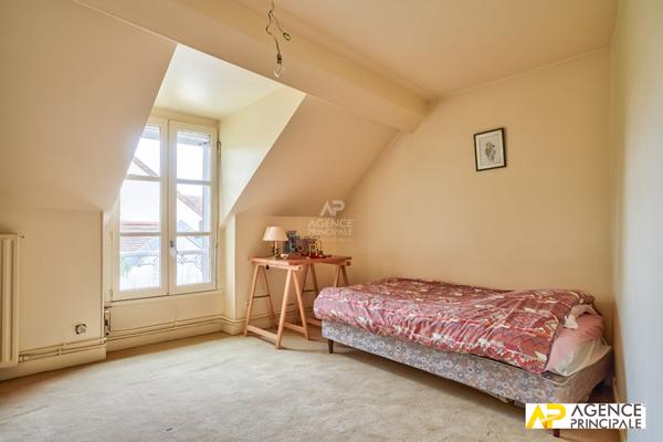 Maison - centre ville et parc - beaux volumes - 5 chambres €1 280 000 ** - Référence 4471
