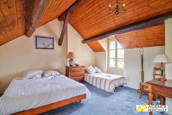 Maison - centre ville et parc - beaux volumes - 5 chambres €1 280 000 ** - Référence 4471