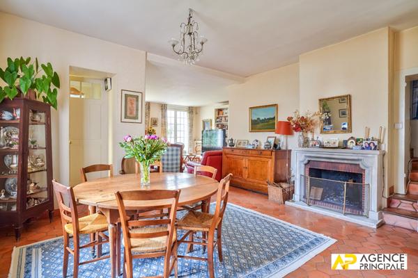 Maison - centre ville et parc - beaux volumes - 5 chambres €1 280 000 ** - Référence 4471