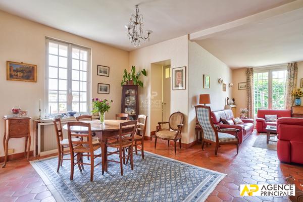Maison - centre ville et parc - beaux volumes - 5 chambres €1 280 000 ** - Référence 4471