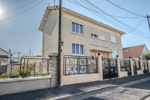 Maison de 3 pièces, jardin, sous-sol total et combles aménageables – Quartier des Chênes (Houilles)