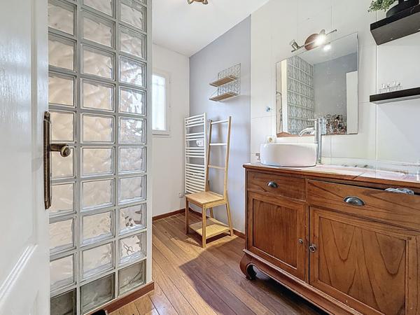 Plain-pied récent sur terrain de 3500 m²