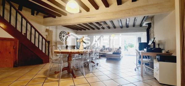 Maison de charme rénovée - 208 m² habitables avec piscine et dépendances sur une parcelle de 512 m²