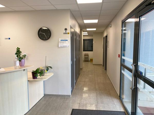 À VENDRE – 7 cabinets médicaux – Isneauville (76) – 310 m² Environ et 2 appartements