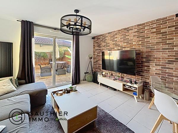 Maison
         3 pièces
        - 69 m²