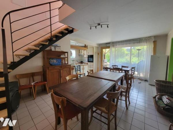 Propriété dans hameau en campagne