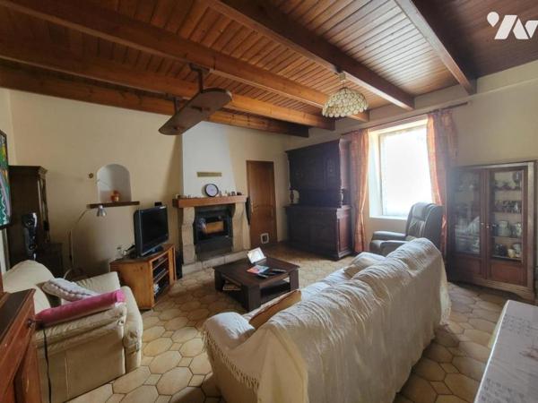 Propriété dans hameau en campagne