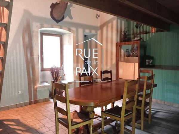 79600 AIRVAULT Immeuble Airvault 10 pièce(s)