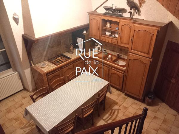 79600 AIRVAULT Immeuble Airvault 10 pièce(s)