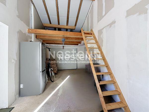 A vendre maison 4 pièces jardin terrasse et garage.