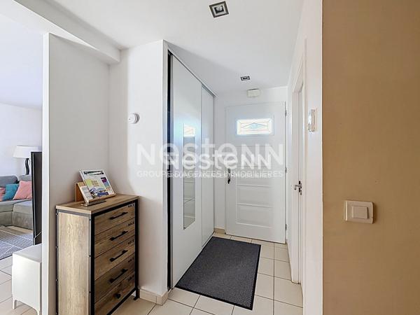 A vendre maison 4 pièces jardin terrasse et garage.
