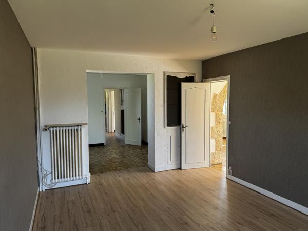 Voves (28150) Maison familiale - Jardin/Garages