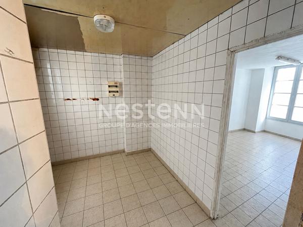 Immeuble de plus de 180m2 à vendre sur 3 niveaux à Chaumont - local commercial et terrasse - Fort potentiel de  rentabilité