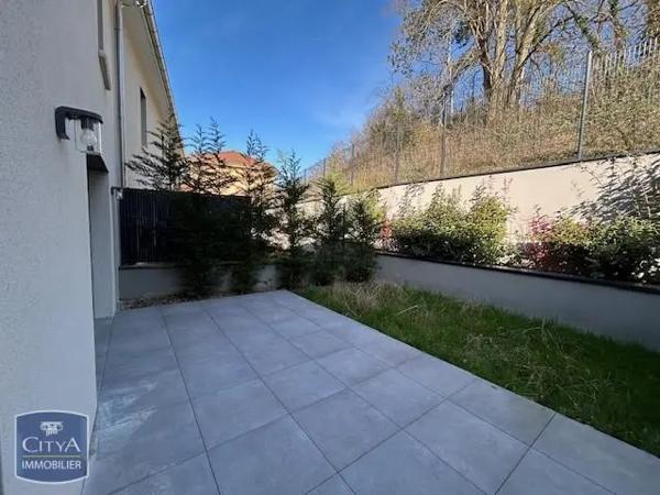Maison à louer 4 pièces 88.99m² Pont-de-Chéruy (38230)