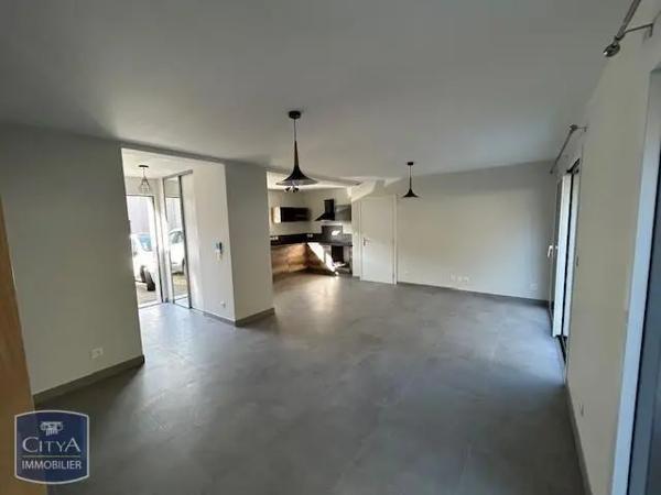 Maison à louer 4 pièces 88.99m² Pont-de-Chéruy (38230)