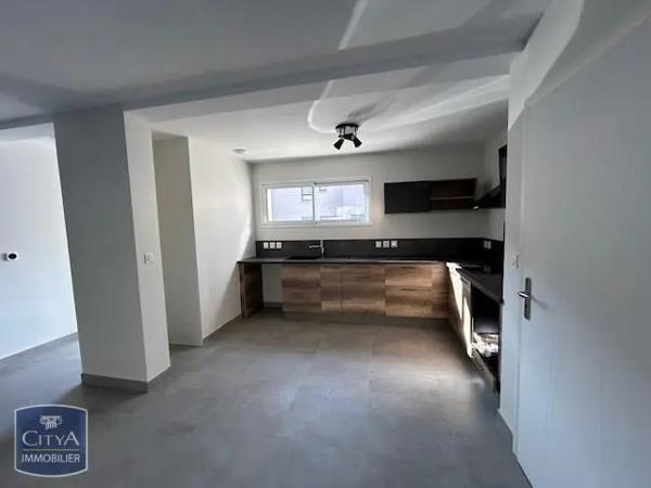 Maison à louer 4 pièces 88.99m² Pont-de-Chéruy (38230)