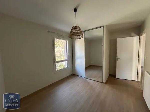 Maison à louer 4 pièces 88.99m² Pont-de-Chéruy (38230)