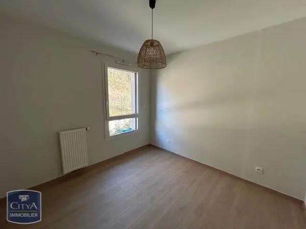 Maison à louer 4 pièces 88.99m² Pont-de-Chéruy (38230)