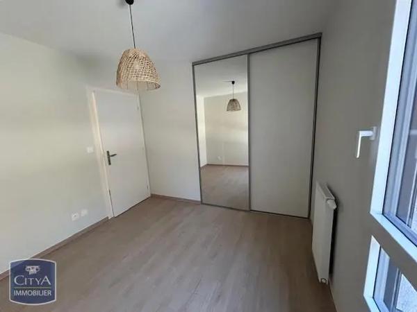 Maison à louer 4 pièces 88.99m² Pont-de-Chéruy (38230)