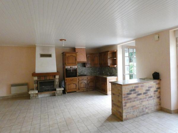 SAINT-PIERRE DE PLESGUEN, maison en pierre de 111m2 sur un terrain de 694m2