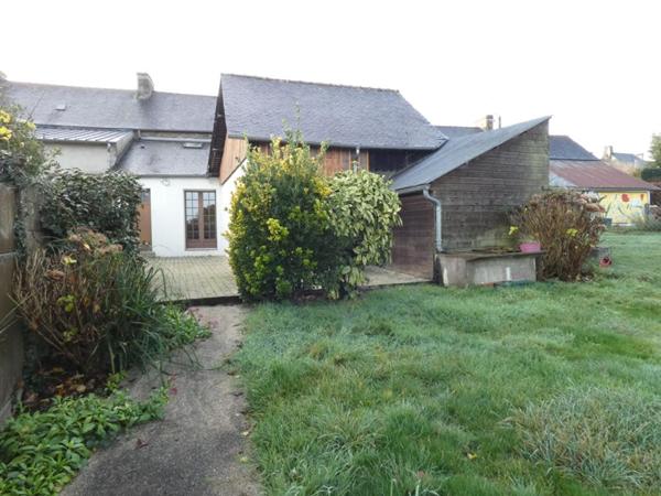 SAINT-PIERRE DE PLESGUEN, maison en pierre de 111m2 sur un terrain de 694m2