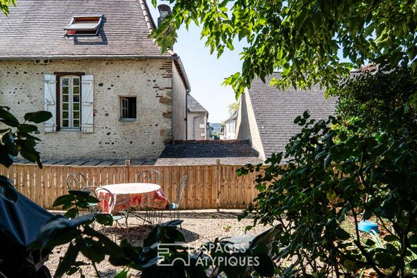 Maison bourgeoise au coeur d’une cité historique vue sur les Pyrénées