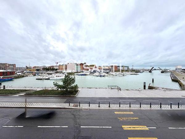 Bar d'ambiance snacking sur le port de Dunkerque